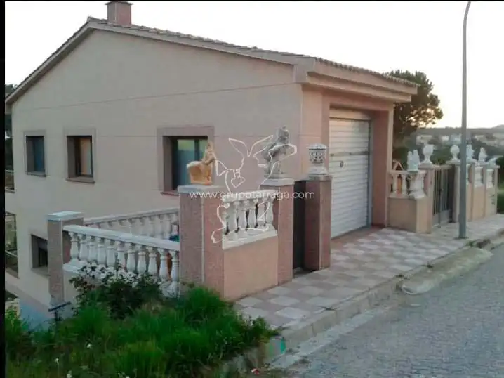 Vista exterior de Casa o xalet en venda en Lloret de Mar amb Jardí privat, Terrassa i Balcó
