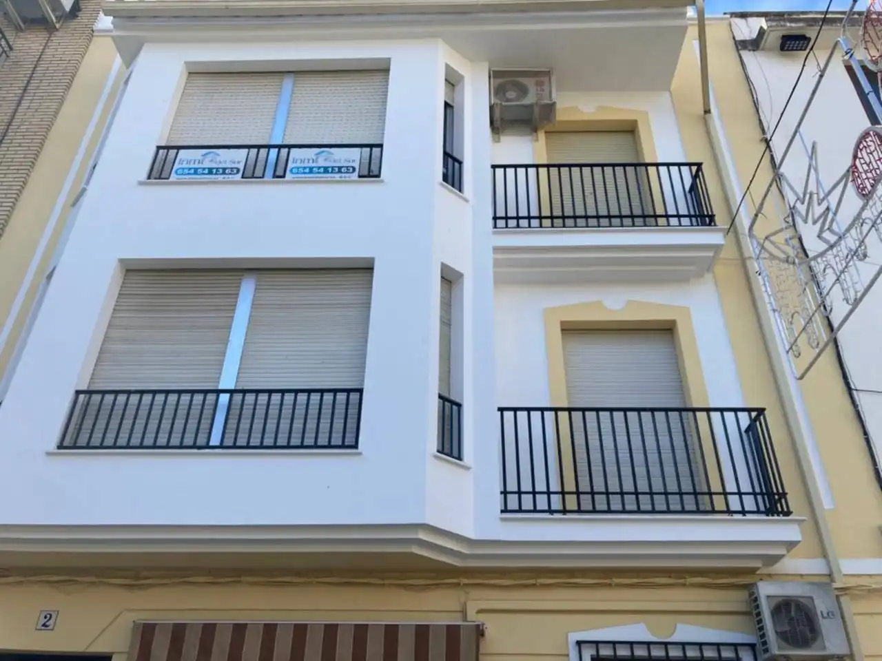 Vista exterior de Àtic en venda en Doña Mencía amb Aire condicionat, Traster i Balcó