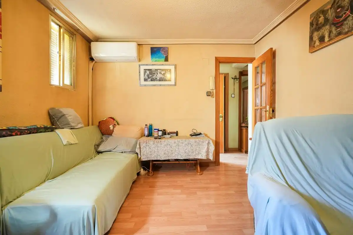 Living room of Flat for sale in Madrid  with Air Conditioner, Heating and Furnished