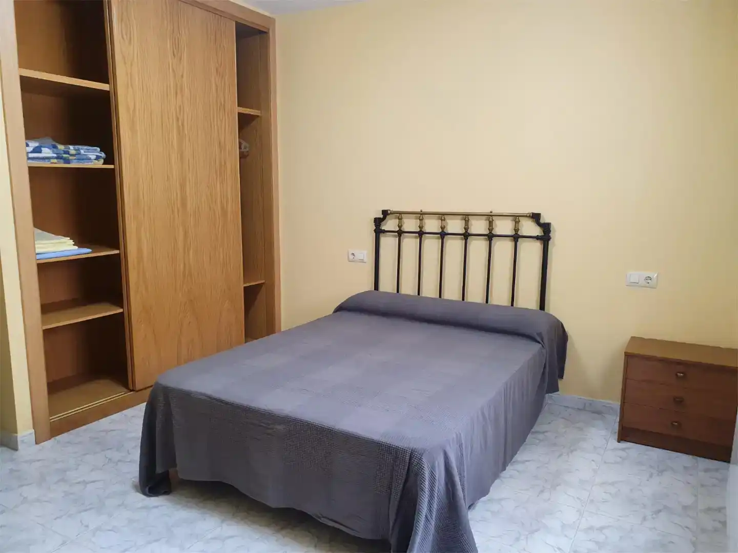 Schlafzimmer von Wohnung zur Miete in Robleda mit Balkon