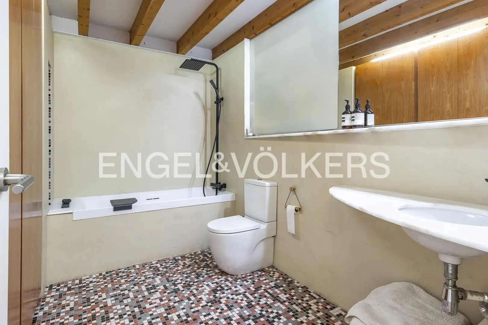 Baño de Casa o chalet en venta en Badalona con Aire acondicionado, Calefacción y Jardín privado