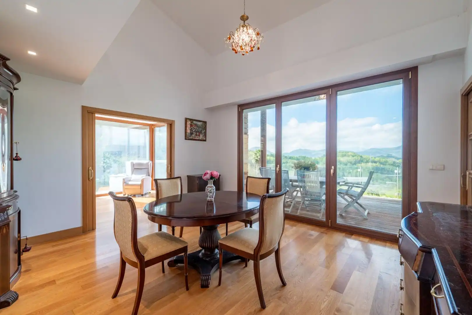 Comedor de Casa adosada en venta en Donostia - San Sebastián  con Calefacción, Jardín privado y Terraza
