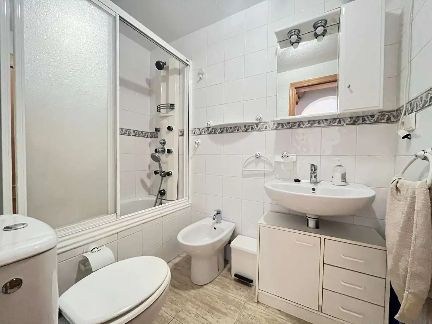 Baño de Apartamento en venta en Orihuela con Aire acondicionado, Terraza y Piscina