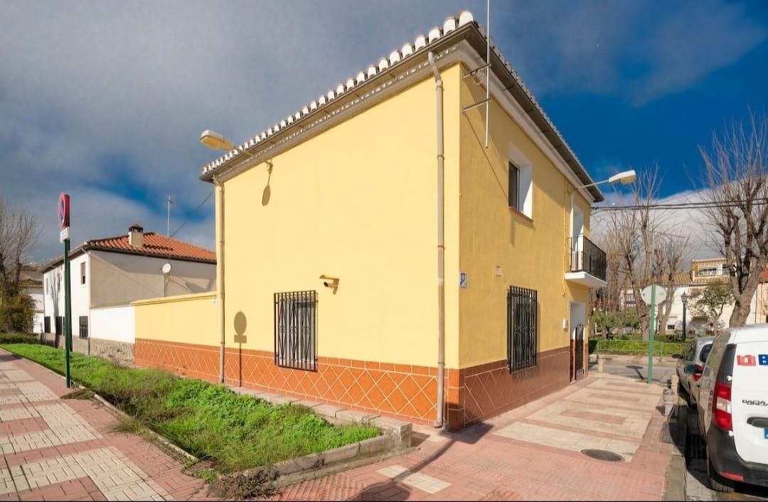 Exterior view of House or chalet to rent in  Granada Capital  with Air Conditioner, Heating and Private garden