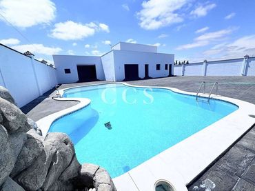 Chalet con piscina en venta en Arenal - La Pólvora