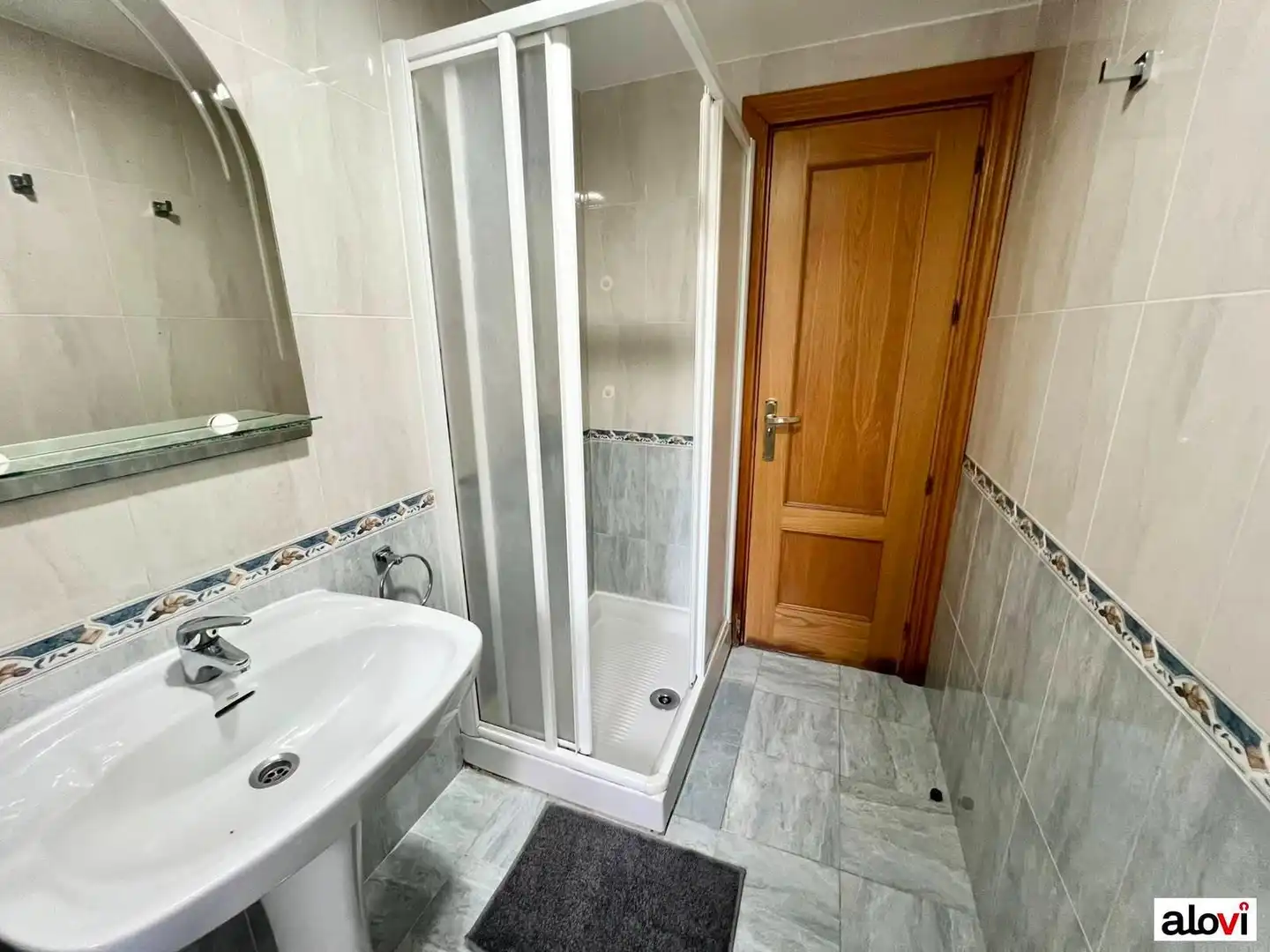 Badezimmer von Wohnung zur Miete in Granada mit Möbliert