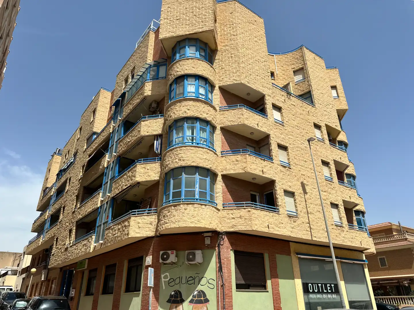 Vista exterior de Apartamento en venta en Guardamar del Segura con Terraza, Amueblado y Lavadora