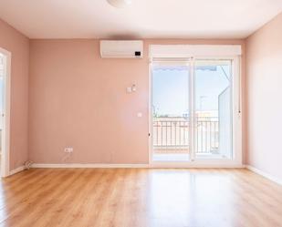 Bedroom of Flat for sale in La Puebla de Alfindén  with Air Conditioner, Heating and Terrace