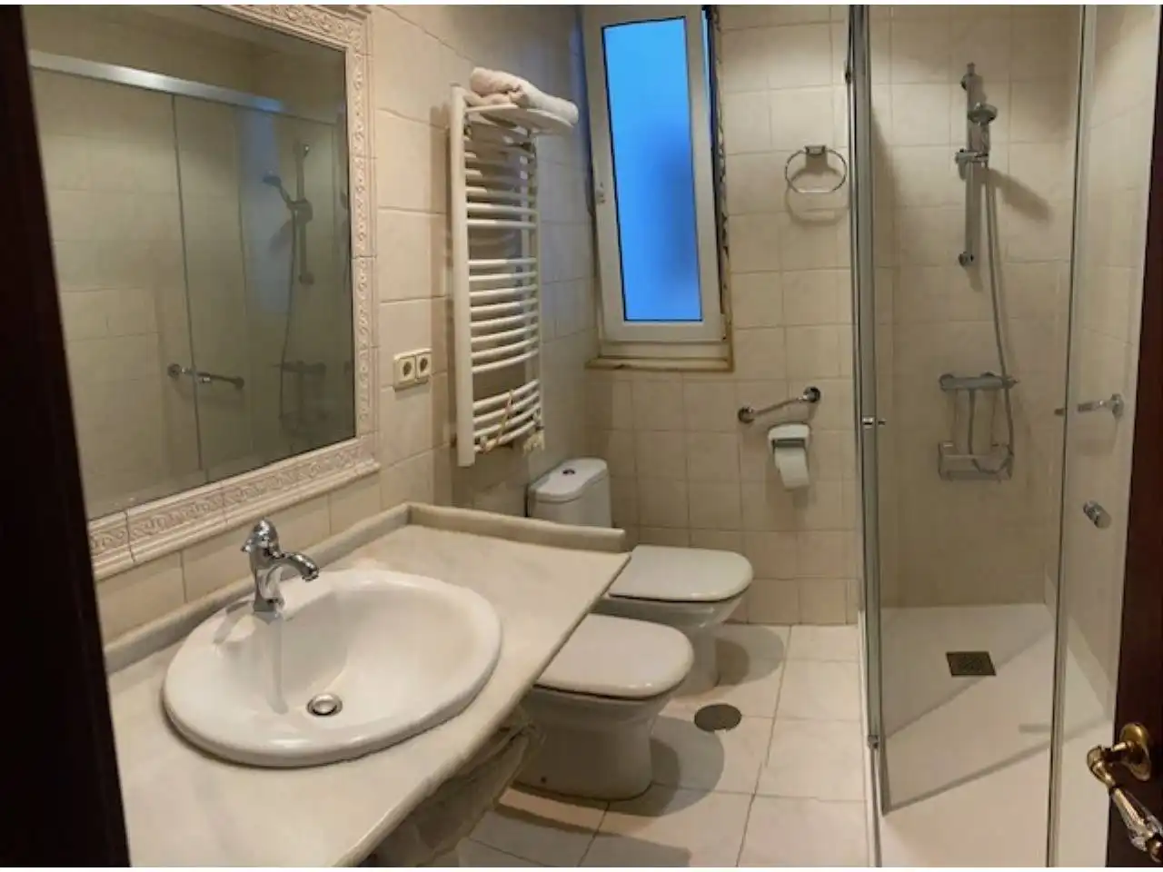 Baño de Piso en venta en Santander con Calefacción