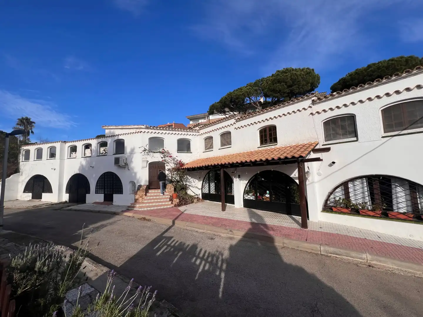 Vista exterior de Edificio en venta en Castell d'Aro, Platja d'Aro i s'Agaró con Piscina comunitaria