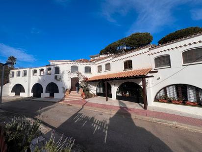 Vista exterior de Edifici en venda en Castell-Platja d'Aro amb Piscina comunitària