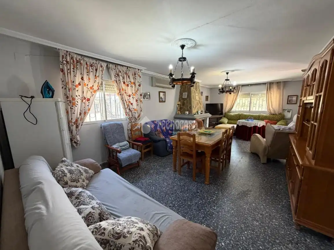 Sala d'estar de Finca rústica en venda en Jaén