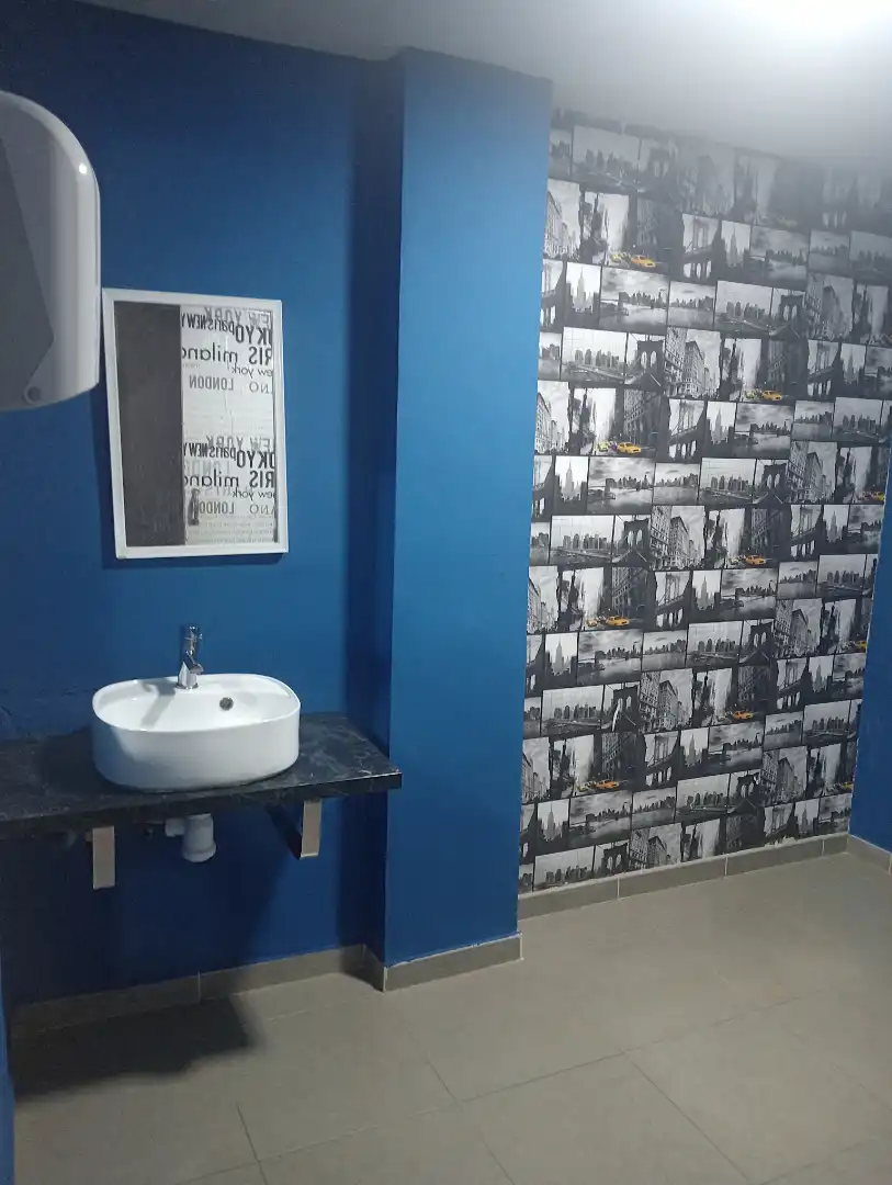 Bany de Local en venda en Valencia amb Terrassa, Moblat i Alarma