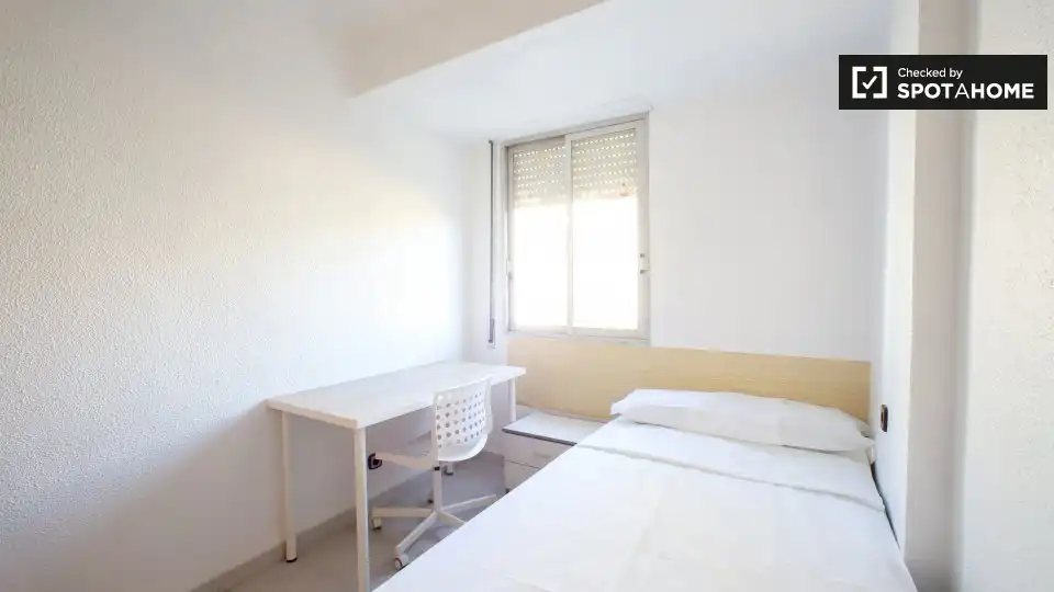 Room in Albors