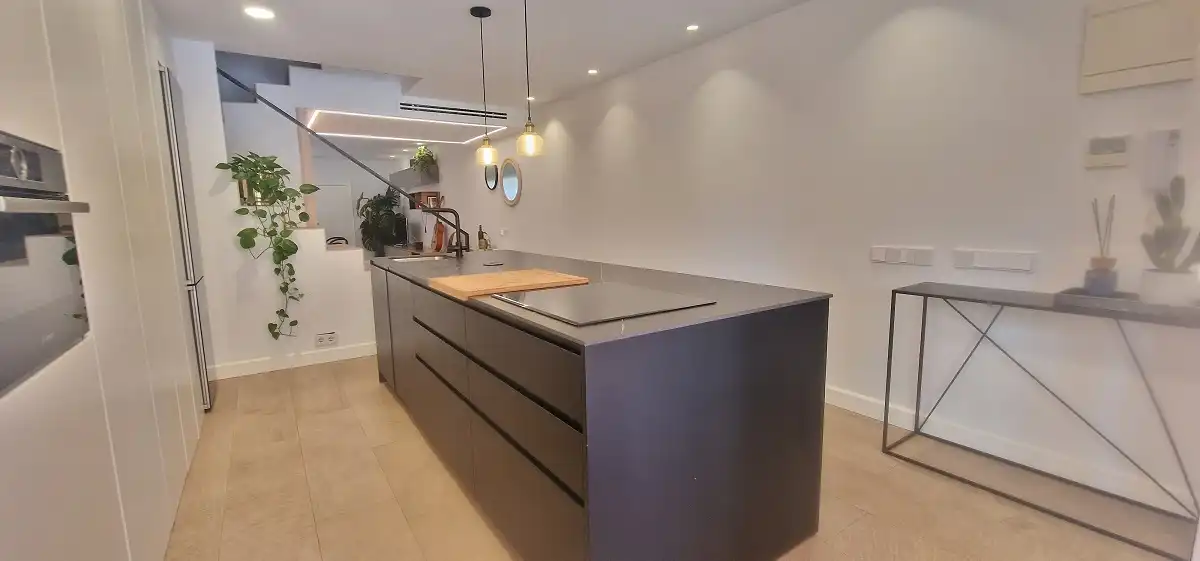 Cocina de Casa o chalet en venta en Santa Pola con Aire acondicionado, Jardín privado y Piscina