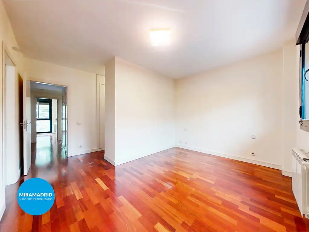 Habitación de Casa adosada en venta en Paracuellos de Jarama con Aire acondicionado