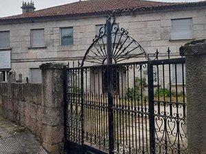 Vista exterior de Casa o xalet en venda en Vigo  amb Jardí privat, Terrassa i Traster