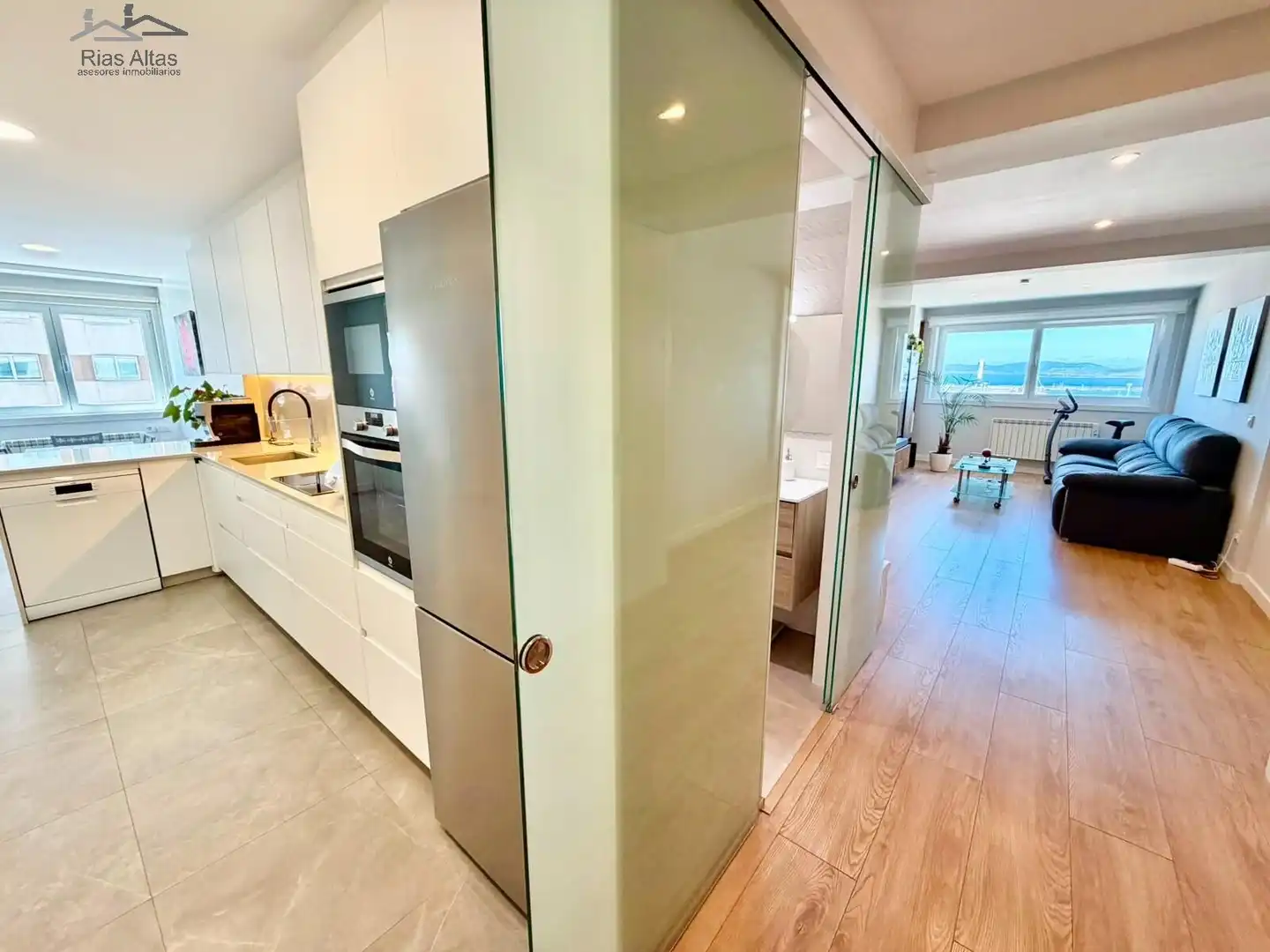 Cocina de Piso en venta en A Coruña Capital  con Calefacción, Terraza y Amueblado