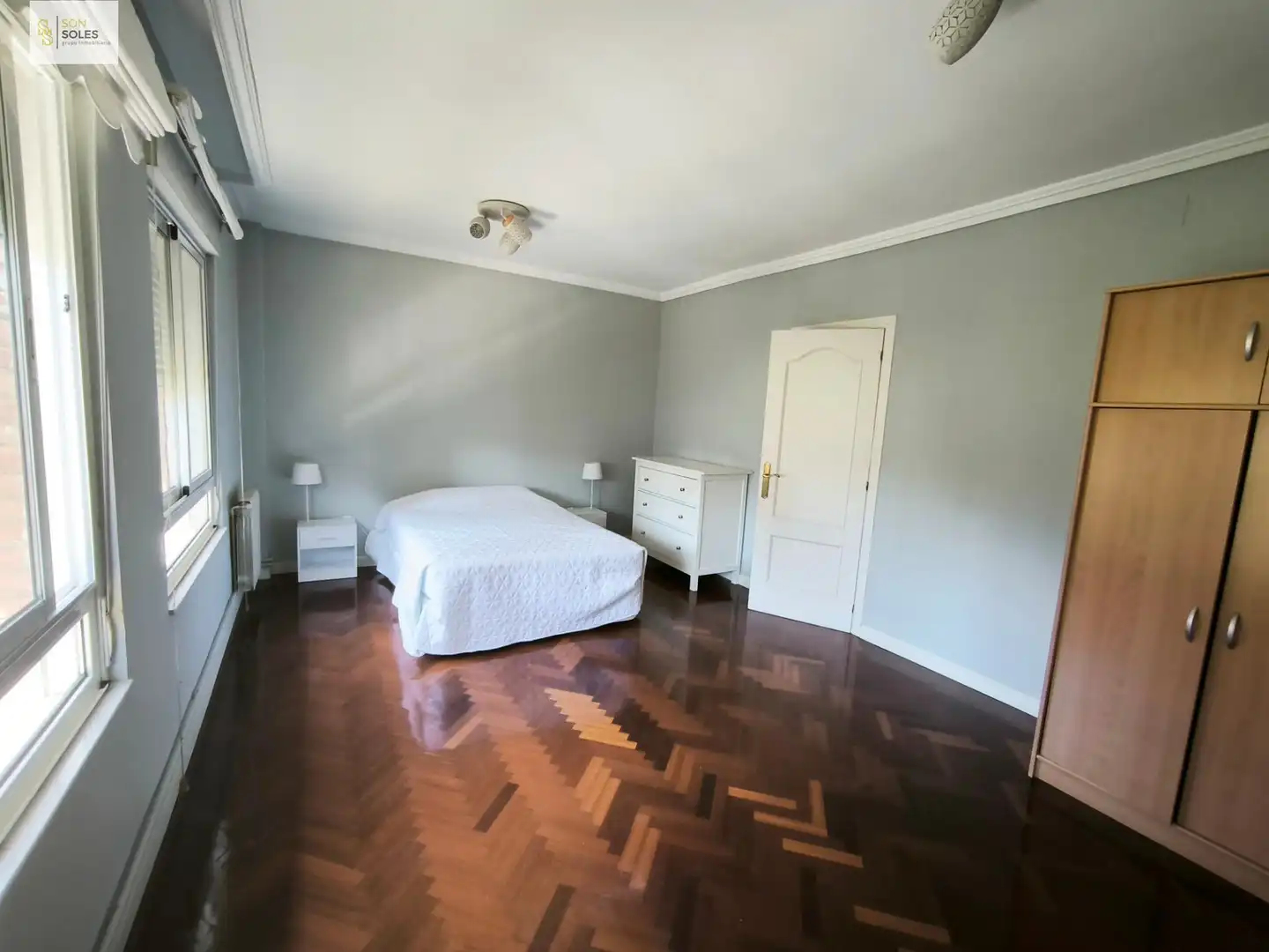Schlafzimmer von Wohnung zur Miete in Santander mit Heizung, Parkett und Möbliert