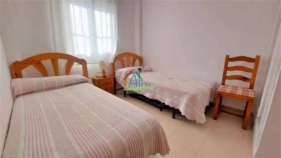 Schlafzimmer von Einfamilien-Reihenhaus zum Verkauf in Almonte mit Terrasse, Abstellraum und Möbliert