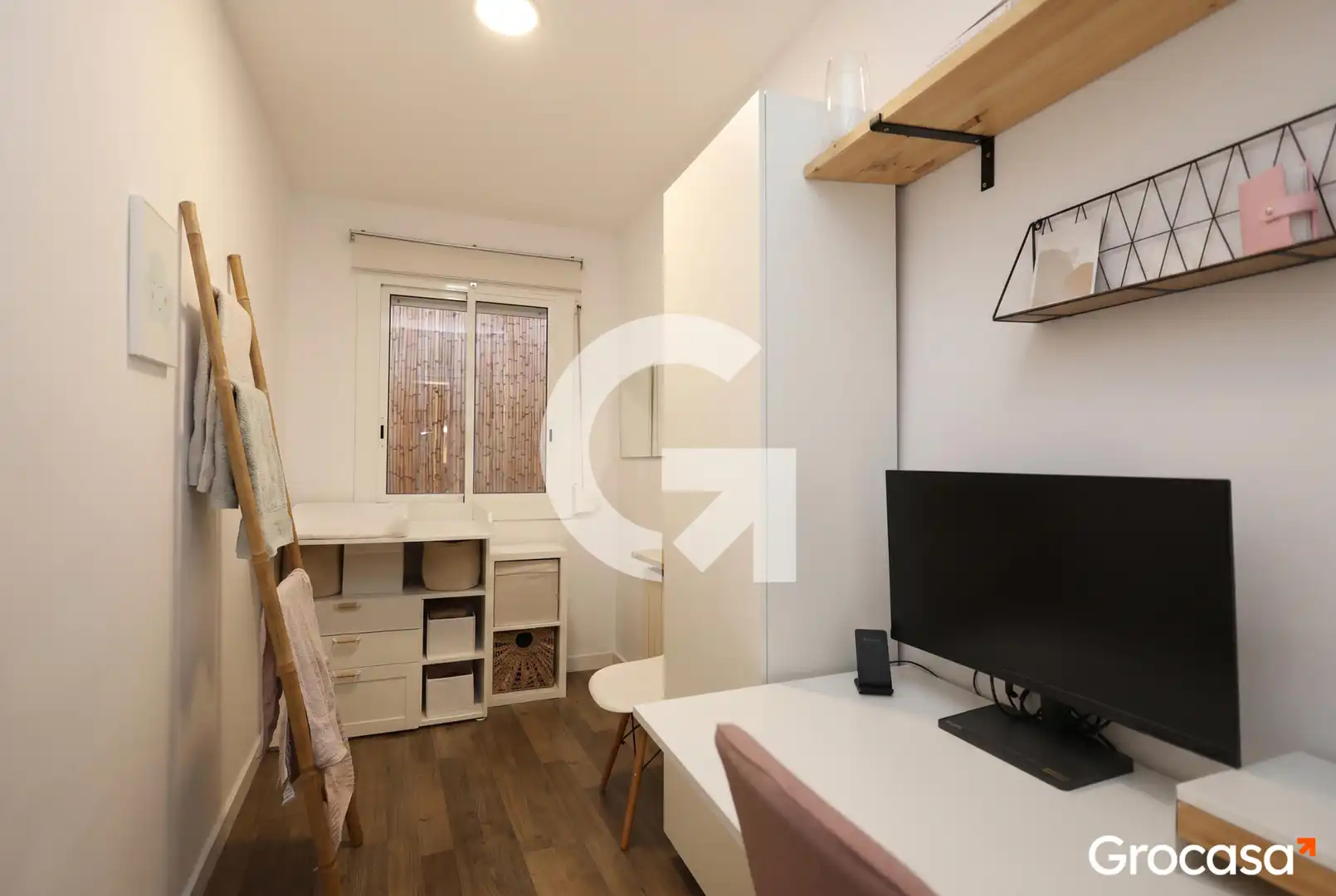Bedroom of Flat for sale in Barcelona  with Air Conditioner, Terrace and Storage room