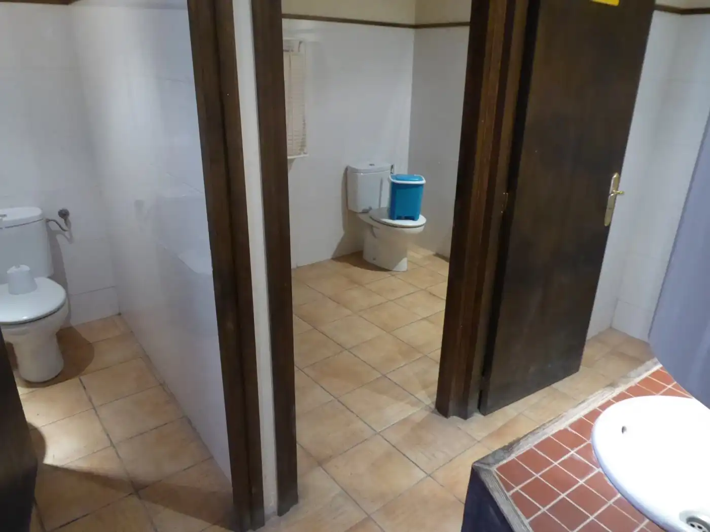 Baño de Finca rústica en venta en Sant Martí de Tous con Aire acondicionado, Calefacción y Jardín privado