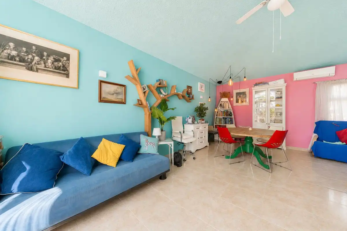 Sala de estar de Casa adosada en venta en Estepona con Aire acondicionado, Jardín privado y Terraza