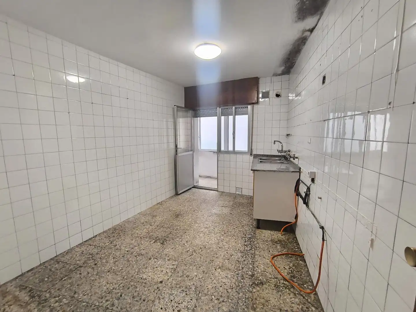 Kitchen of Flat for sale in Santiago de Compostela 