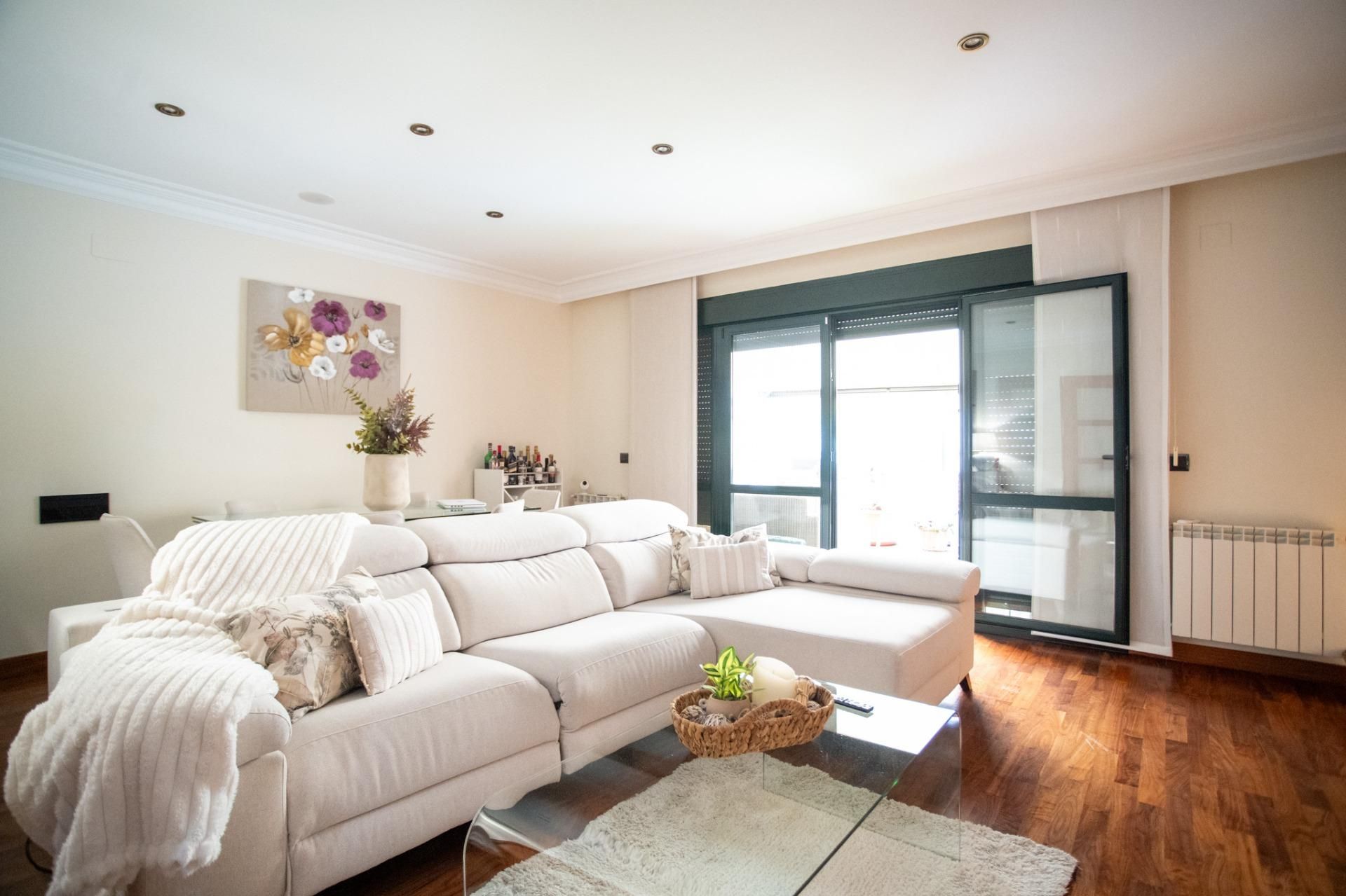 Living room of Single-family semi-detached for sale in Ávila Capital  with Air Conditioner, Heating and Terrace