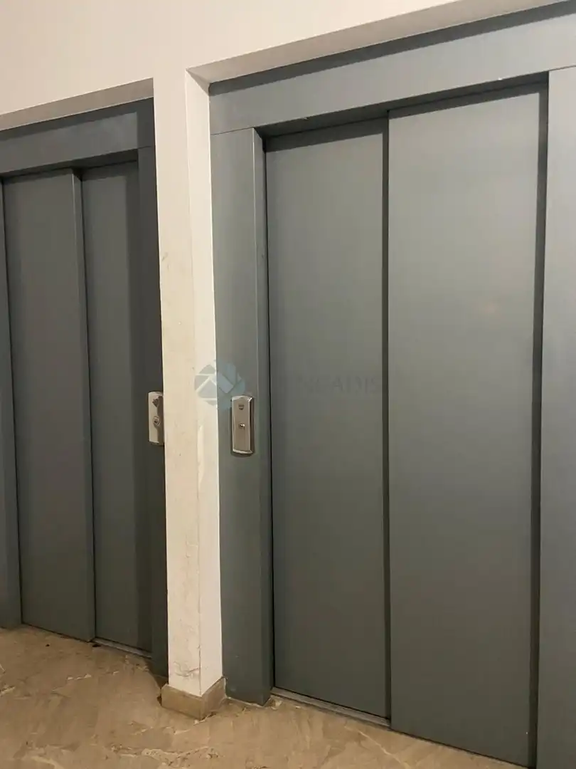 Außenansicht von Garage zum Verkauf in Valencia