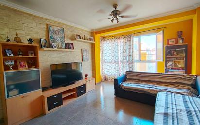 Living room of Flat for sale in Santa Lucía de Tirajana  with Air Conditioner, Terrace and Storage room