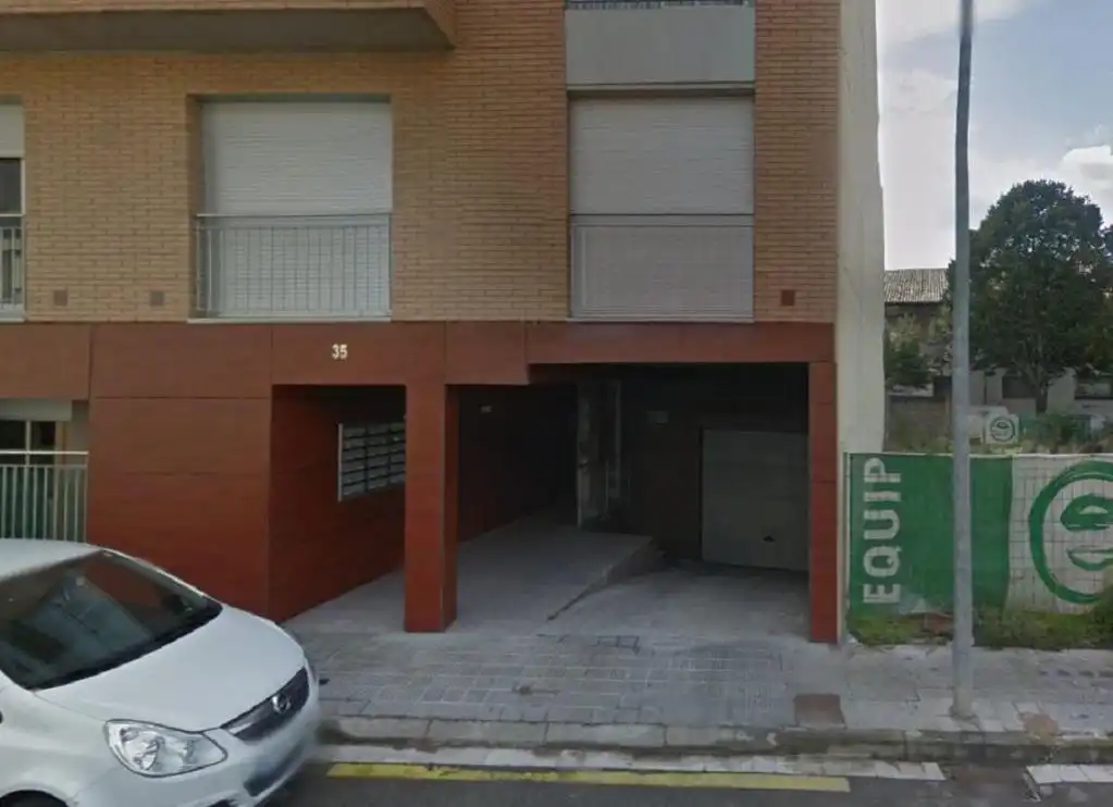 Vista exterior de Garatge en venda en Manlleu