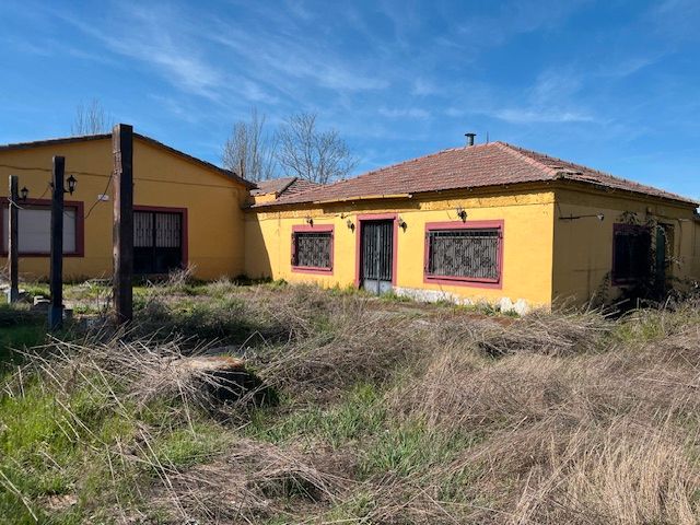 Exterior view of Building for sale in Vecinos