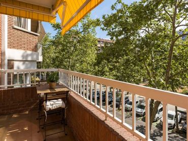 Piso con balcón en venta en Horta - Guinardó