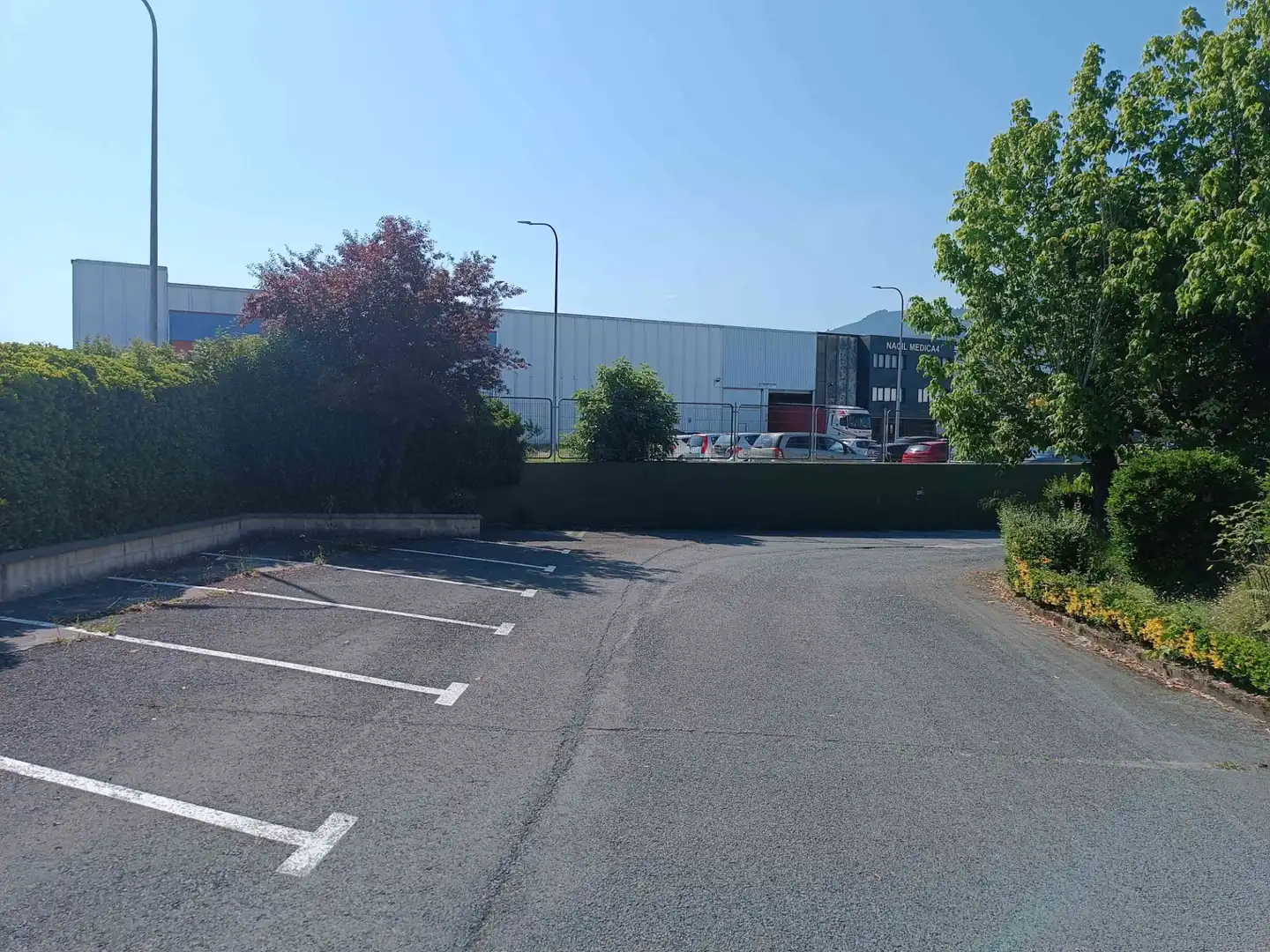 Parking de Nave industrial en venta en Derio