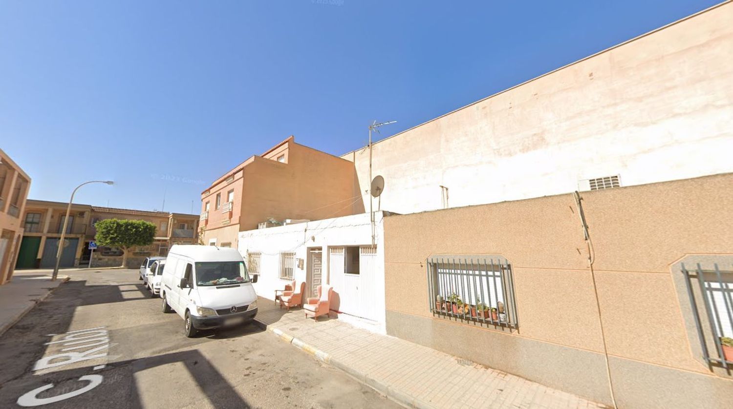 Vista exterior de Casa o xalet en venda en El Ejido