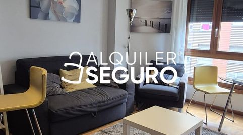 Foto 2 de Piso de alquiler en Carlos V, La Calzada, Gijón