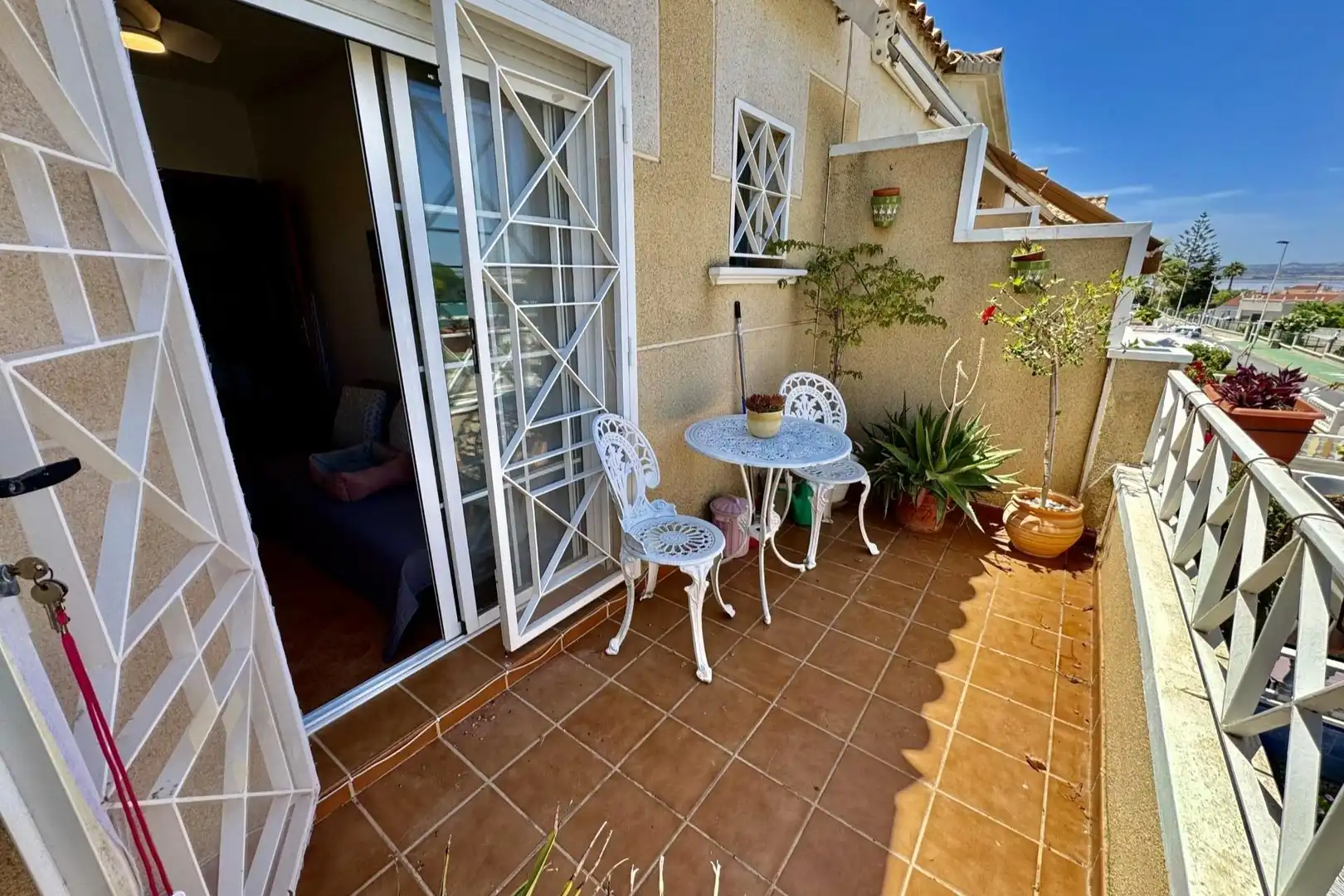 Terraza de Casa adosada en venta en Torrevieja con Aire acondicionado, Calefacción y Jardín privado