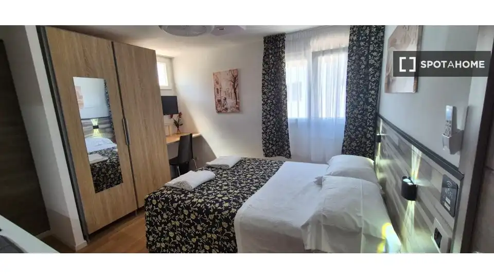 Habitación de Estudio para compartir en Arona con Aire acondicionado, Terraza y Amueblado