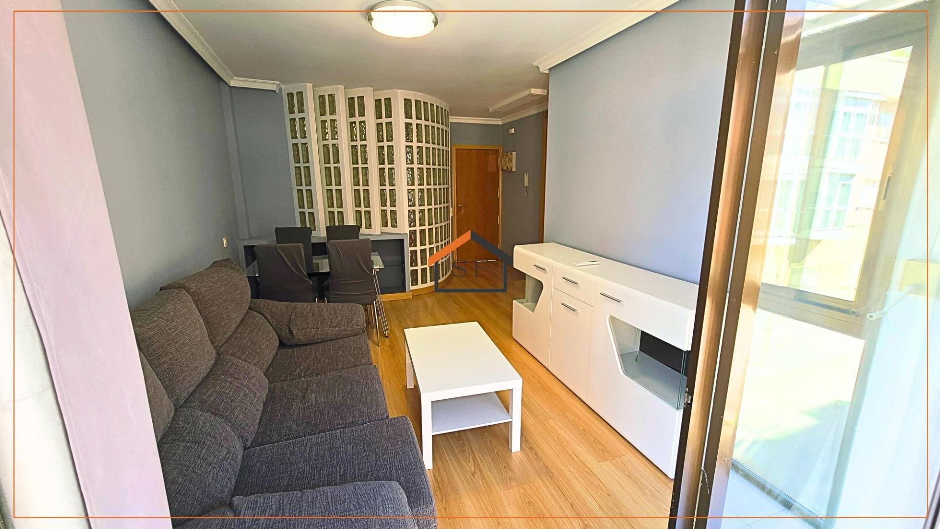 Living room of Flat for sale in  Madrid Capital  with Air Conditioner, Heating and Parquet flooring