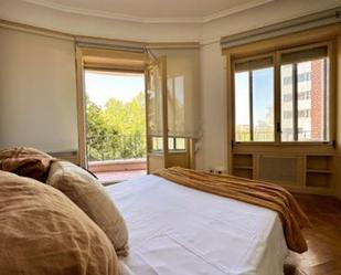 Bedroom of Apartment to share in  Madrid Capital  with Balcony