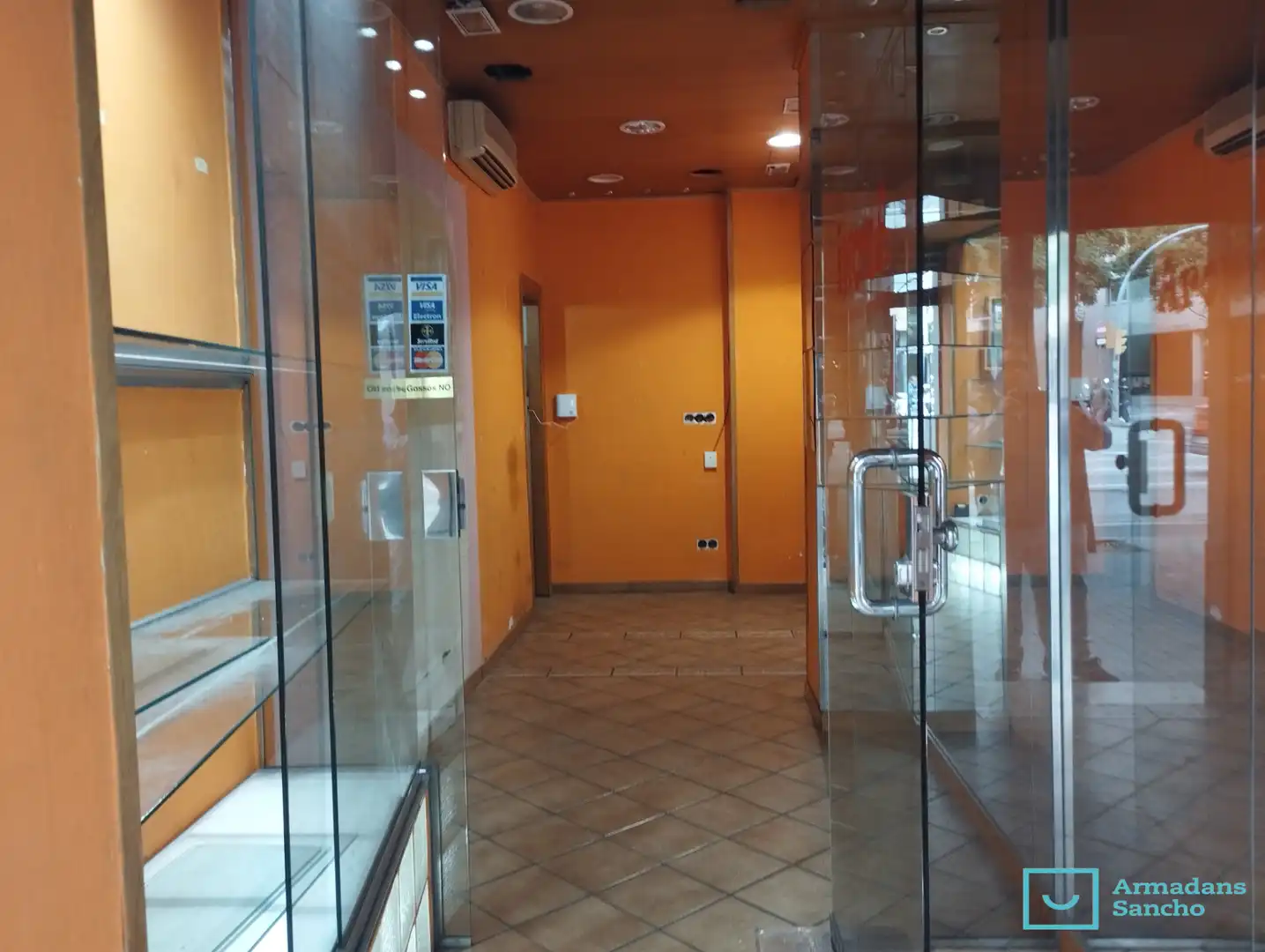 Local comercial en alquiler en Passeig Maragall 88, imagen 2