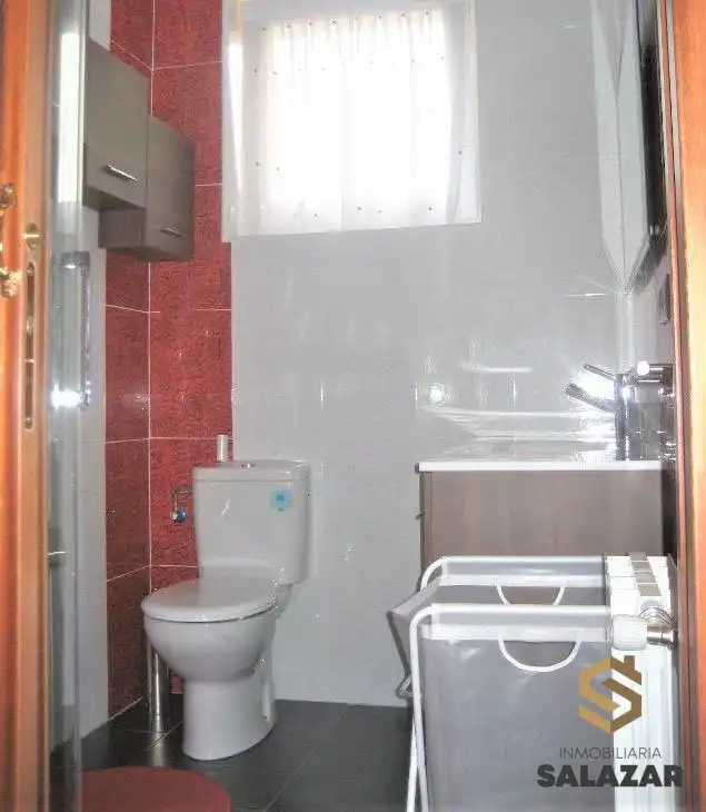 Bathroom of Flat for rent in Bilbao   with Heating and Storage room