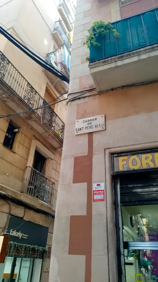 Vista exterior de Piso en venta en Barcelona con Calefacción y Horno