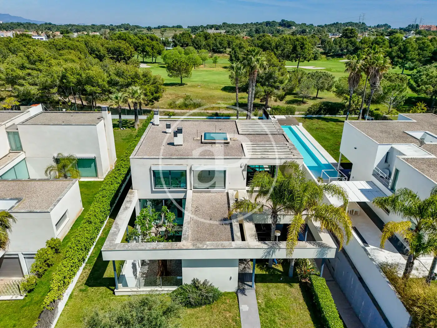 Vista exterior de Casa o xalet en venda en Bétera amb Aire condicionat, Calefacció i Jardí privat