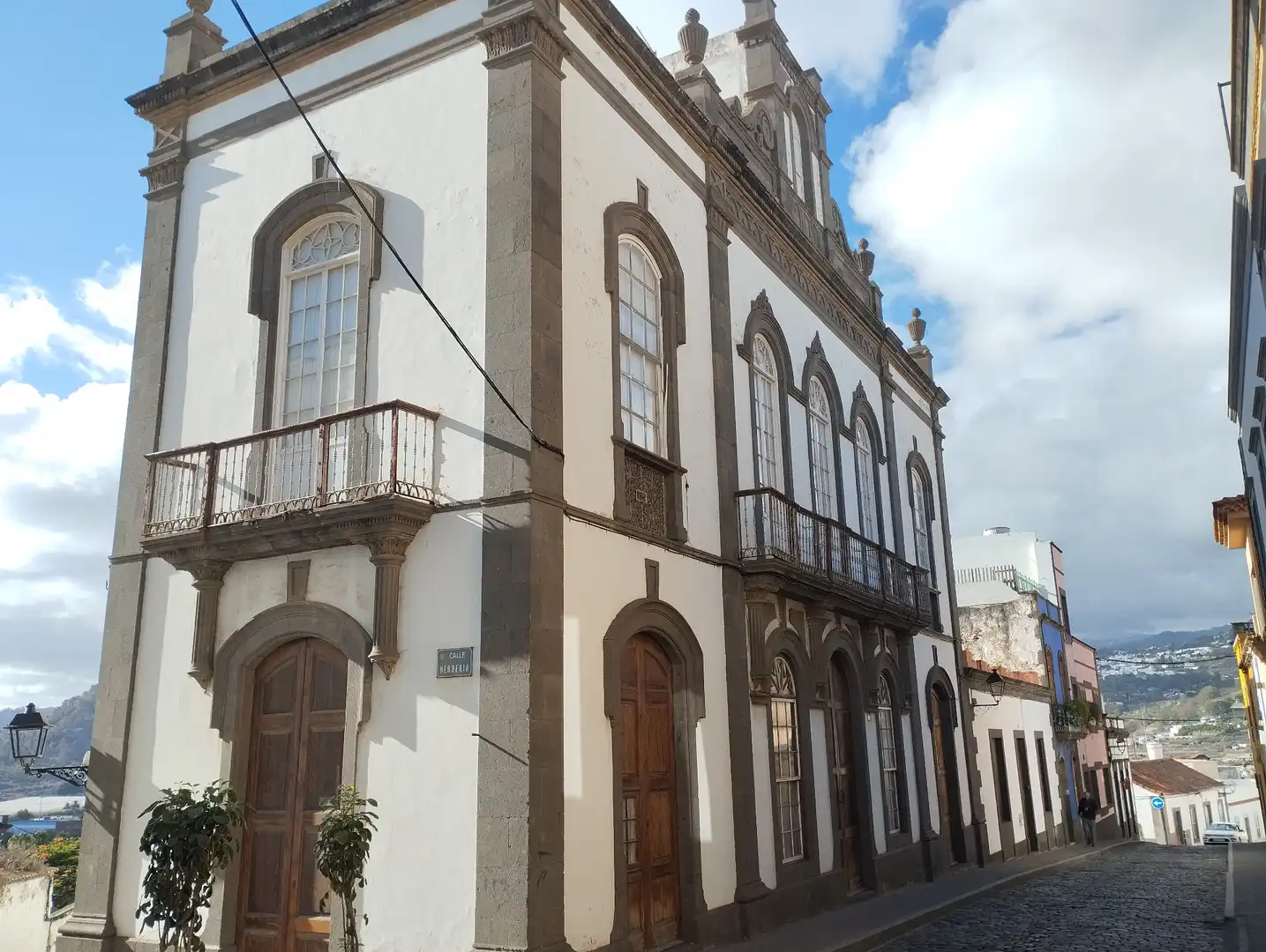 Vista exterior de Casa o xalet en venda en Arucas amb Traster i Moblat