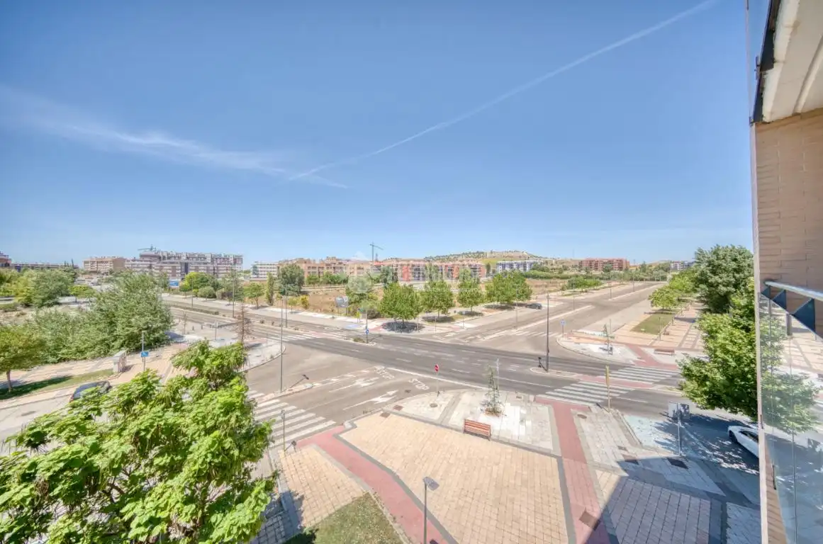 Vista exterior de Pis en venda en Arroyo de la Encomienda amb Calefacció, Terrassa i Moblat