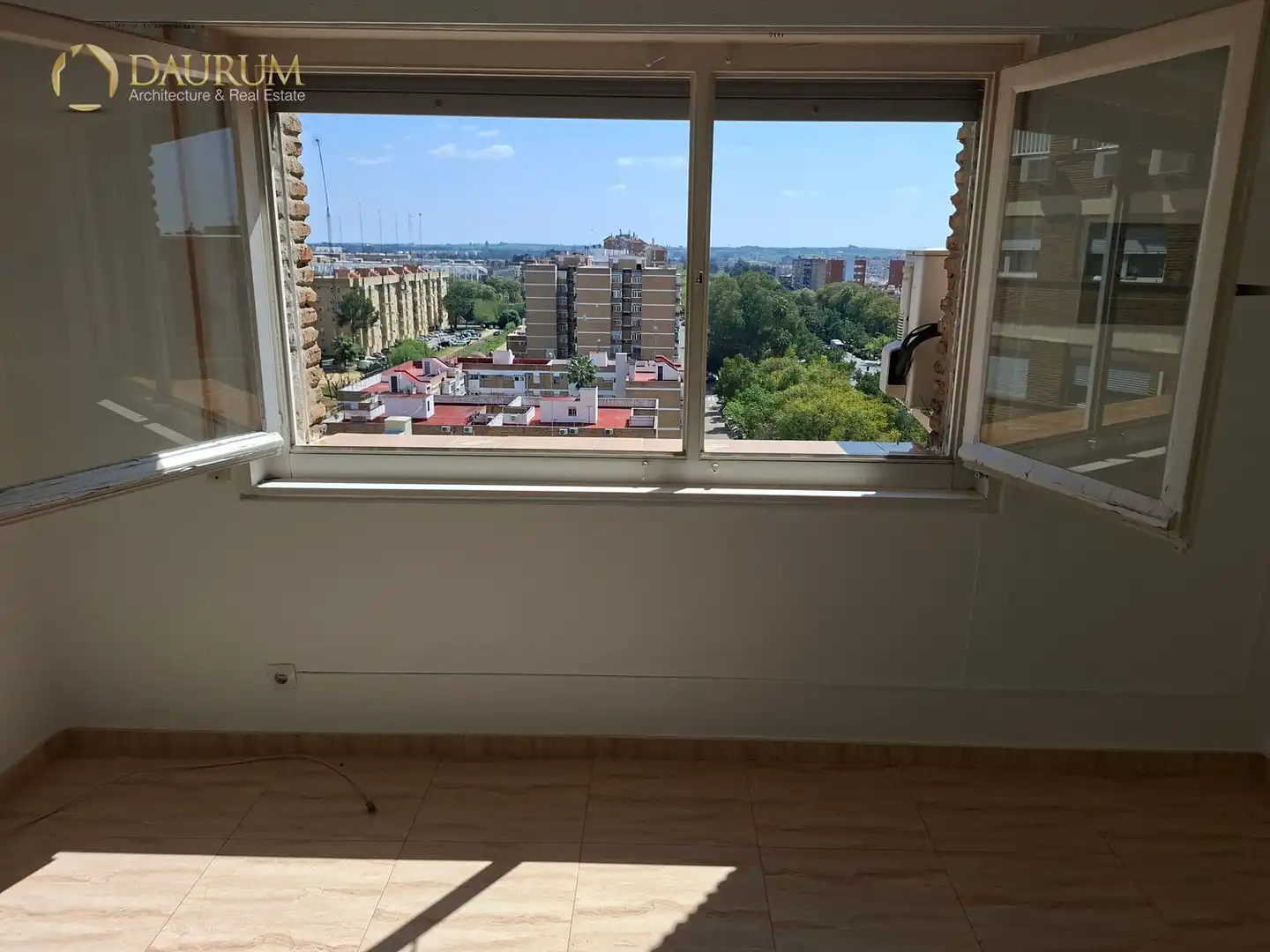 Bedroom of Flat for sale in Sevilla  with Air Conditioner, Heating and Terrace