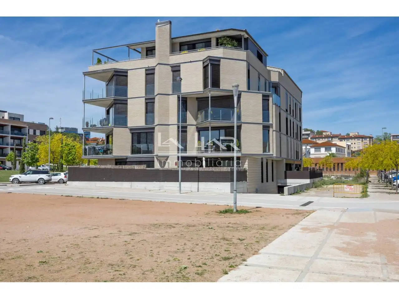 Vista exterior de Pis en venda en Vic amb Aire condicionat, Calefacció i Terrassa