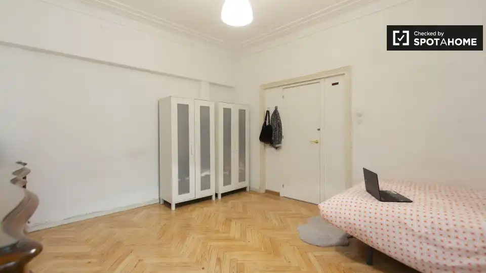 Bedroom of Flat for rent in Madrid  with Air Conditioner, Heating and Furnished
